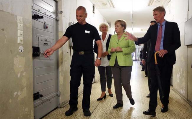 Freeing German Democracy 
